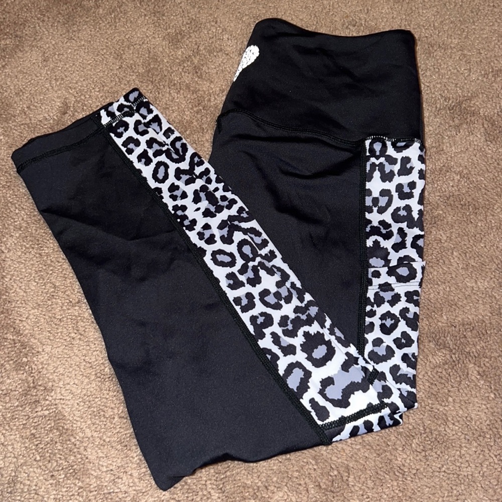 Love Her Gray Leopard Crop